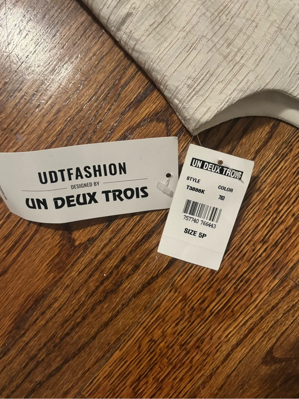 NWT Un Deux Trois Girls Ivory Textured Dress Size 5